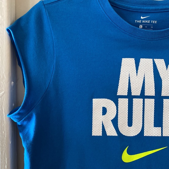 boy’s nike tee cut and cropped for women’s wear! - Picture 5 of 8